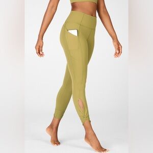 Fabletics Oasis PureLuxe High-Waisted Twist 7/8 Legging